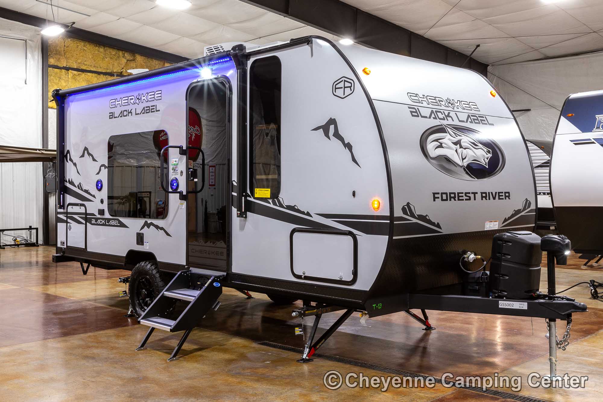 2025 Forest River Cherokee Wolf Pup Black Label 16FQBLW Small Camper Enterior Image