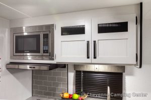 2025 Palomino Puma Ultra Lite 16QBX Small Travel Trailer Interior Image