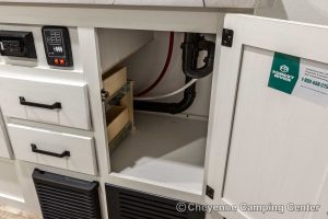 2025 Palomino Puma Ultra Lite 16QBX Small Travel Trailer Interior Image