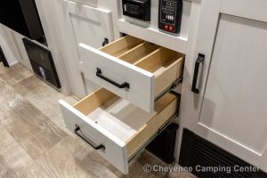 2025 Palomino Puma Ultra Lite 16QBX Small Travel Trailer Interior Image