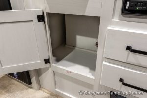 2025 Palomino Puma Ultra Lite 16QBX Small Travel Trailer Interior Image