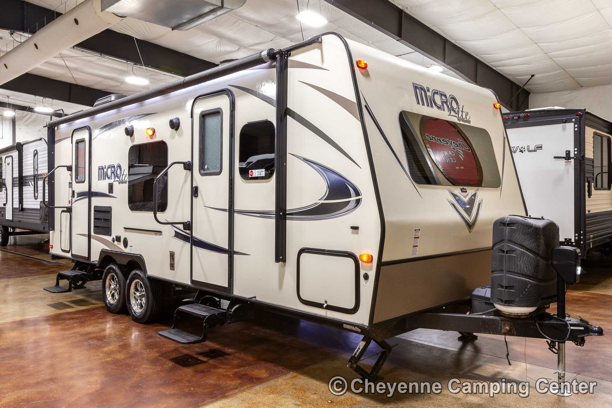 2017 Forest River Flagstaff Micro Lite 25DKS Used Travel Trailer Enterior Image