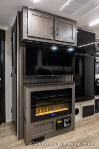 2026 Forest River Cherokee Alpha Wolf 25RB-L Couples Travel Trailer Interior Image