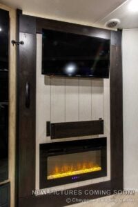 2027 Forest River Cherokee Grey Wolf 27GH Front Kitchen Travel Trailer Interior Image