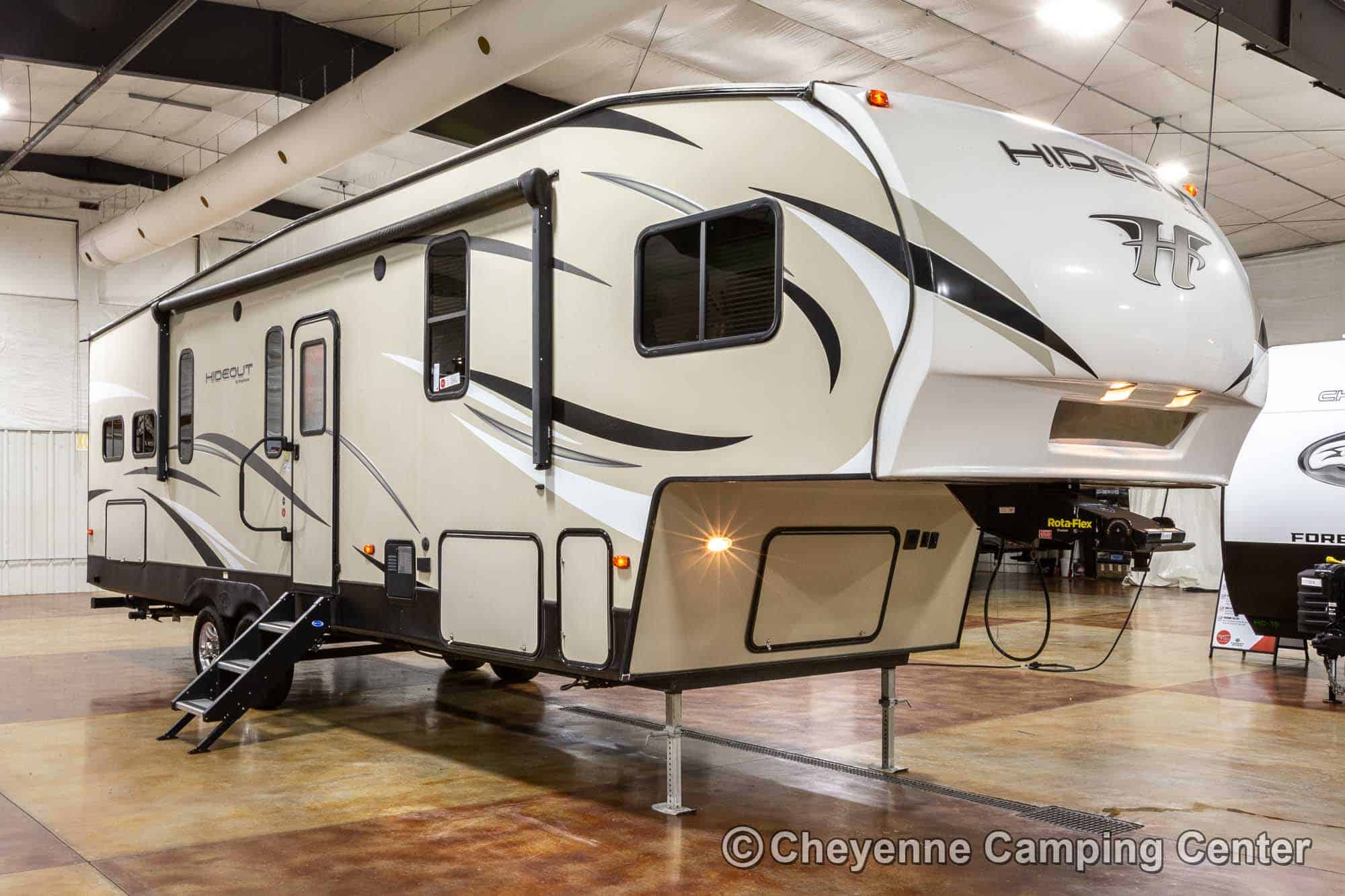 2019 Keystone Hideout 292MLS Rear Kitchen Fifth Wheel Enterior Image