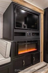 2023 Coachmen Freedom Express Ultra Lite 274RKS Couples Travel Trailer Interior Image