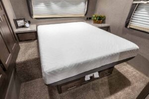 2020 Forest River Rockwood Ultra Lite 2606WS Couples Travel Trailer Interior Image