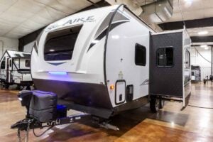 2022 Palomino Solaire Ultra Lite 208SS Couples Camper Exterior Image