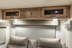 2022 Palomino Solaire Ultra Lite 208SS Couples Camper Interior Image