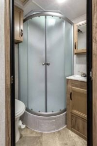 2022 Palomino Solaire Ultra Lite 208SS Couples Camper Interior Image
