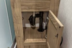 2022 Palomino Solaire Ultra Lite 208SS Couples Camper Interior Image