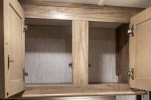 2022 Palomino Solaire Ultra Lite 208SS Couples Camper Interior Image