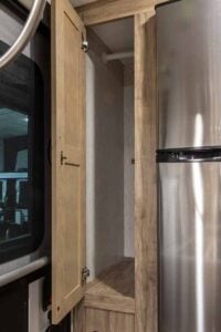 2022 Palomino Solaire Ultra Lite 208SS Couples Camper Interior Image